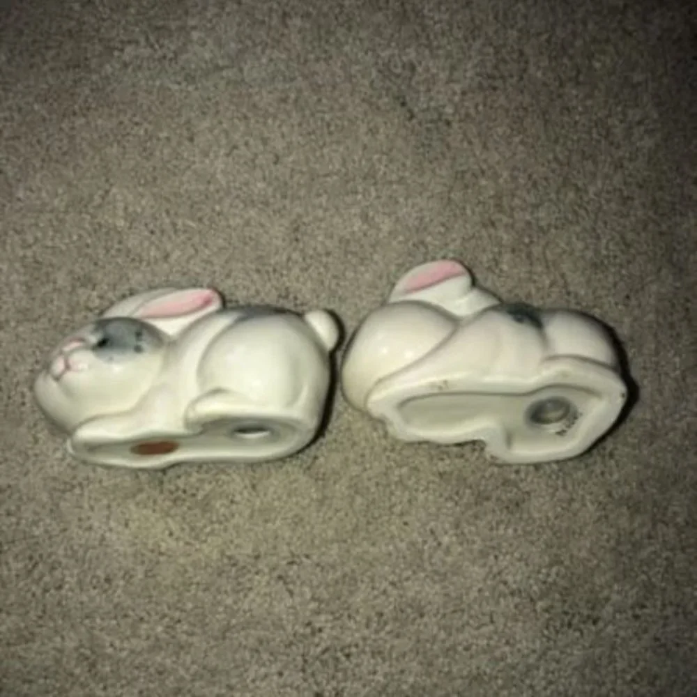 Vintage Enesco Japan Easter‎ Bunny Rabbits Salt and Pepper Shakers